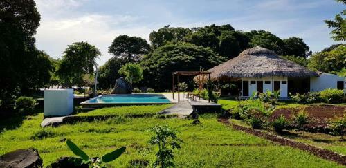 Hotel Manku Lake Paradise