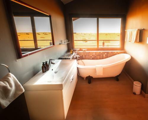 Lodge Bagatelle Kalahari Game Ranch