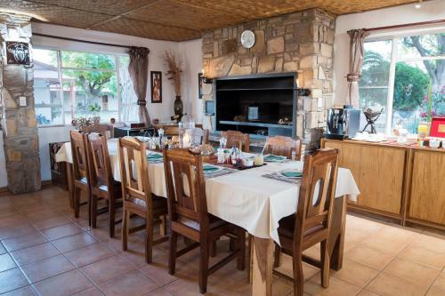 Hostal Dornhuegel Guest Farm