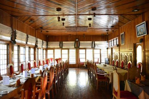 Hotel Pine Hill Resort