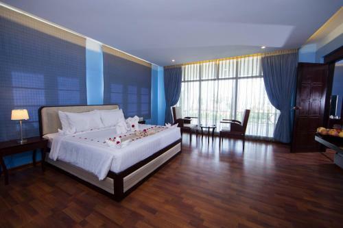 Hotel Azura Beach Resort