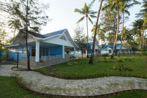 Hotel Azura Beach Resort