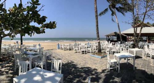 Hotel Azura Beach Resort