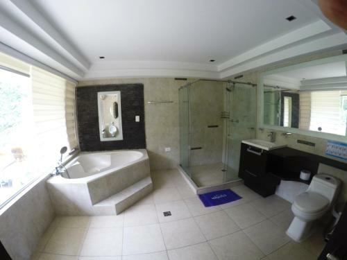 Sky Club Eco Hotel