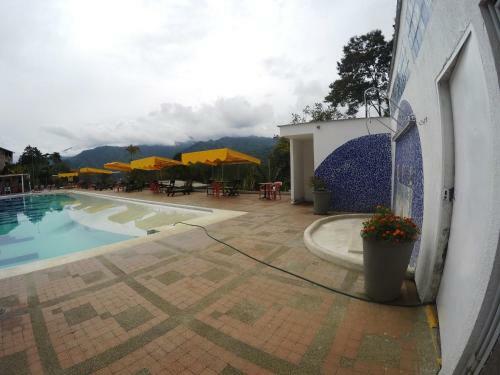 Sky Club Eco Hotel