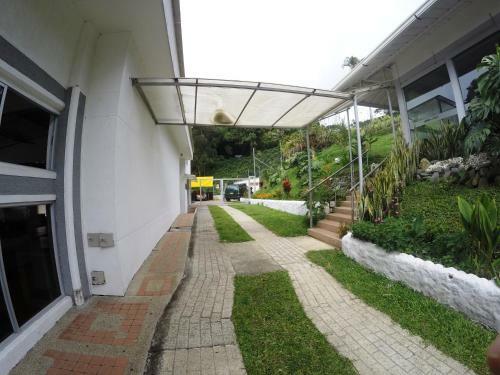 Sky Club Eco Hotel