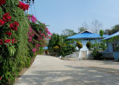 Naung Yoe Motel