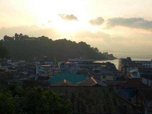 Penguin Hotel Kawthaung