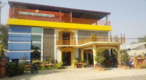 Bed & Breakfast Dormitory @ Golden Crown Motel