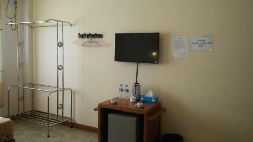 Bed & Breakfast Dormitory @ Golden Crown Motel
