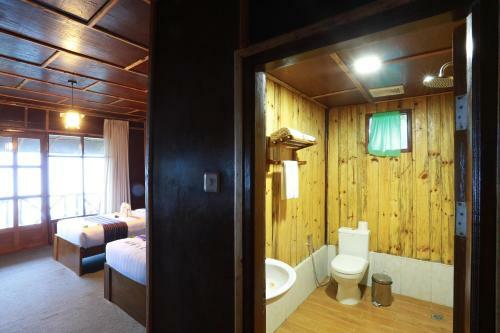 The Floral Breeze Hotel (mt. Victoria)