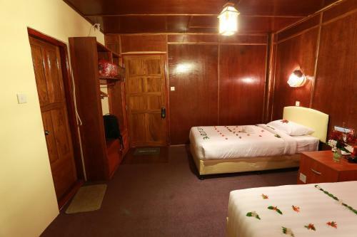 The Floral Breeze Hotel (mt. Victoria)