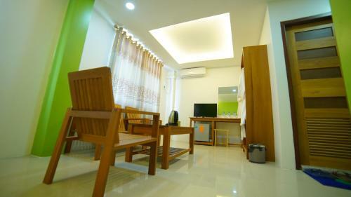 Present Hotel