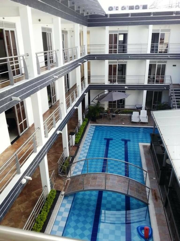 Confort Plaza Hotel