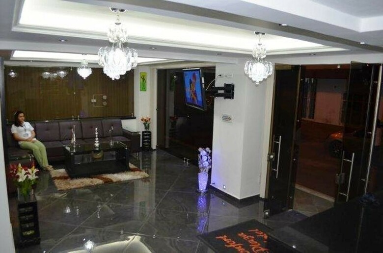 Confort Plaza Hotel