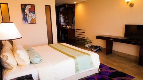 Hulhule Island Hotel