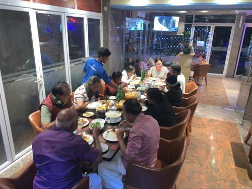 Hostal Rivethi Beach Hotel