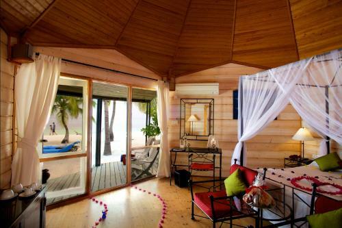 Hotel Kuredu Island Resort & Spa