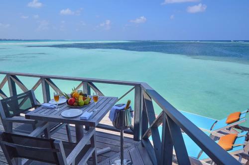 Hotel Kuredu Island Resort & Spa