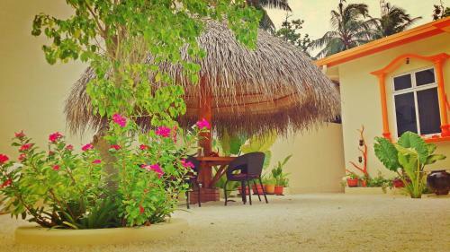Hostal Ras Beach Inn
