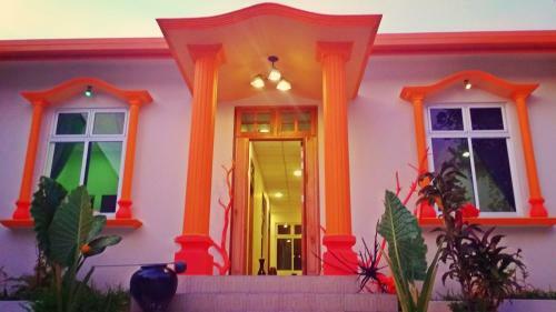 Hostal Ras Beach Inn