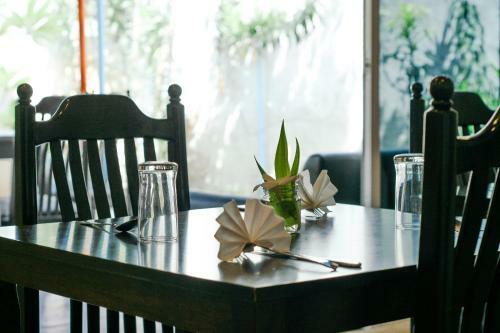 Hostal Azoush Tourist Guesthouse
