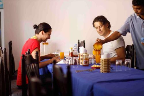 Hostal Azoush Tourist Guesthouse