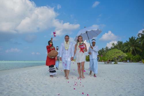 Hotel Holiday Island Resort