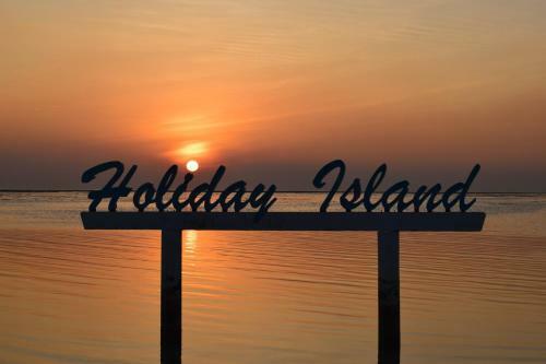 Hotel Holiday Island Resort