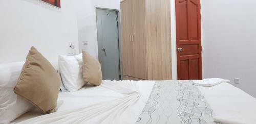 Hostal Arora Inn
