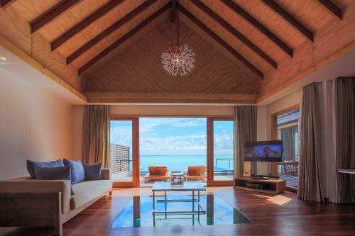 Hotel Hideaway Beach Resort & Spa