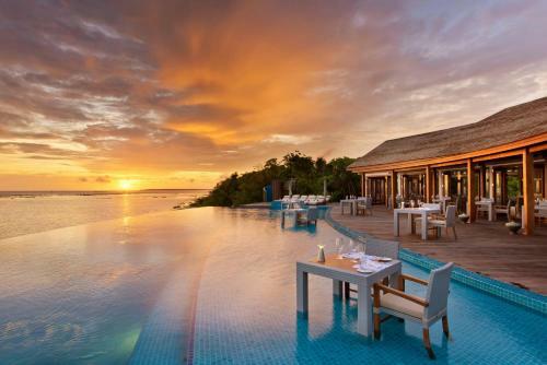 Hotel Hideaway Beach Resort & Spa