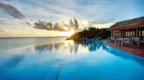 Hotel Hideaway Beach Resort & Spa