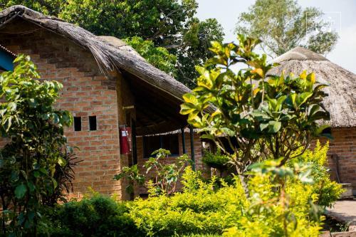 Hotel Mkunkhula Baobab Lodge