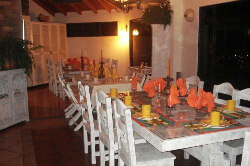 Hostal Miravalle Suites