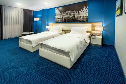 Central Hotel, Fitness And Spa