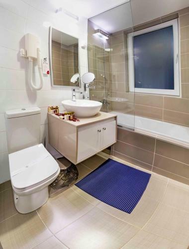 Central Hotel, Fitness And Spa