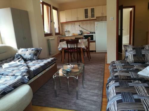 Hostal ***stefani Apartments
