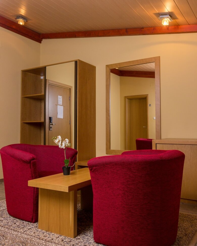 Hotel Lirak