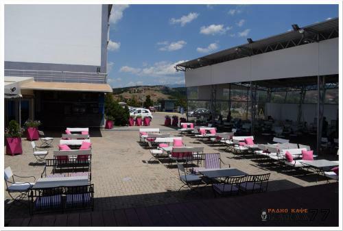 Radio Cafe Kanal 77 Hotel