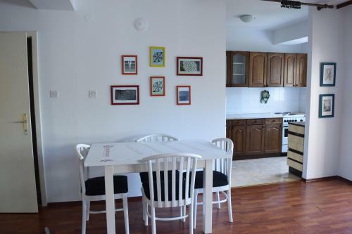 Two Bedroom Apartment Near Centre