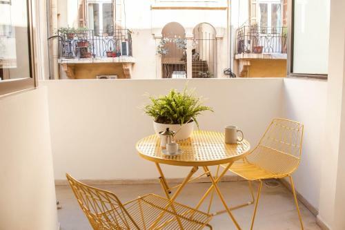 Gemmayze 1bd Apartment