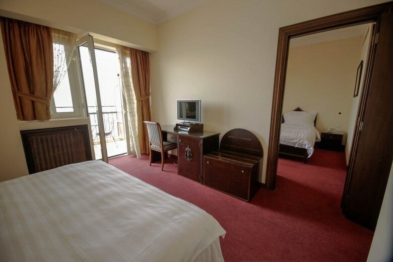 Quartier Suisse Hotel