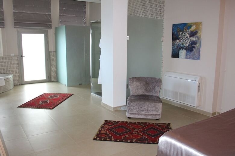 Cherry Blossom Boutique Hotel