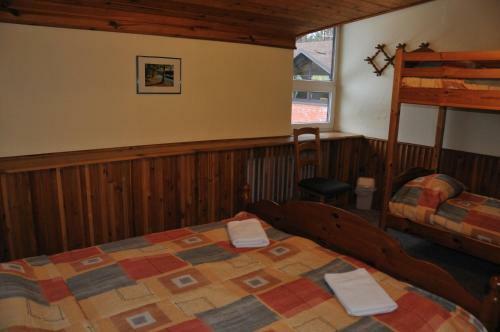 Posada Stren?i Guesthouse