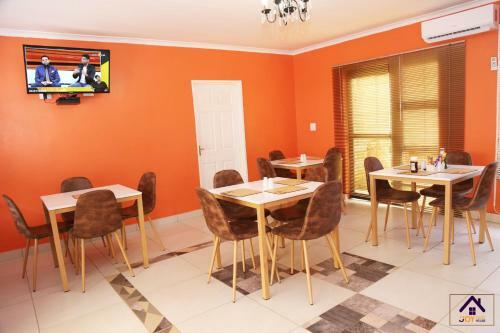 Hostal Joy Guest House Mabote