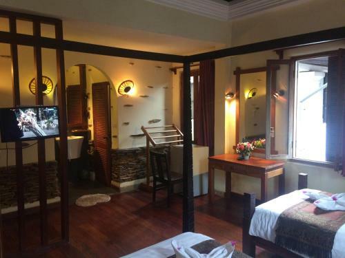 Hostal Chaluenxay Villa