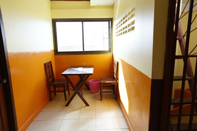 Hostal Intouch Guest House