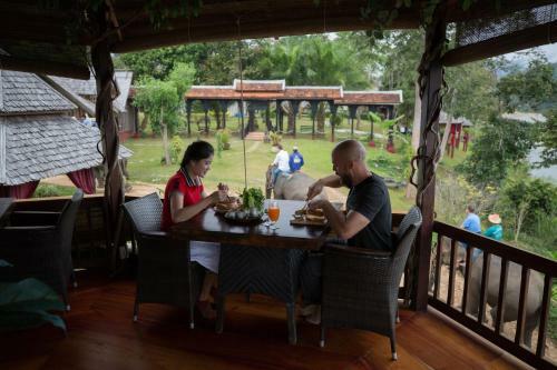 Villa Shangri-lao Resort