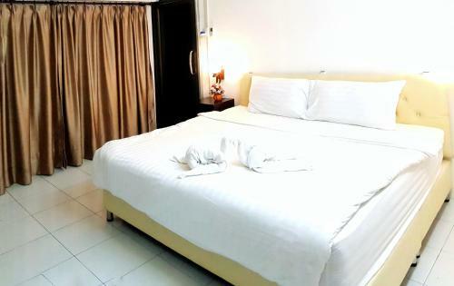 Green Box Capsule Hostel & Hotel